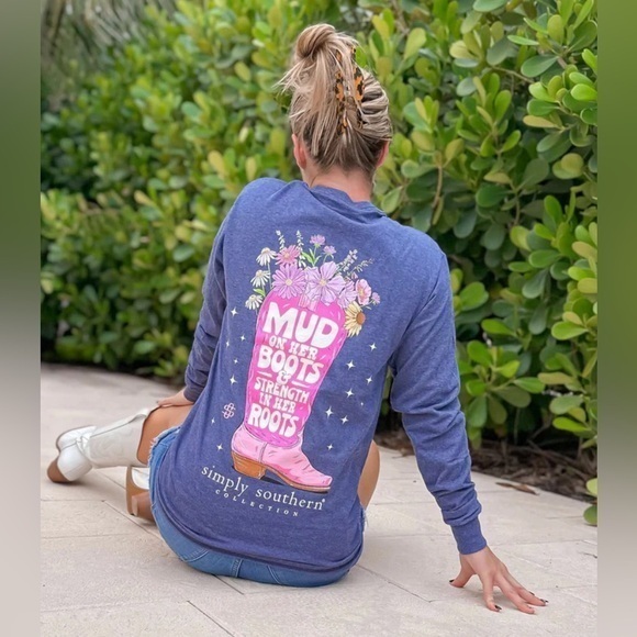 SIMPLY SOUTHERN | MUD ON HER BOOTS | LONG SLEEVE T | WOMENS SIZE SMALL - Picture 1 of 8
